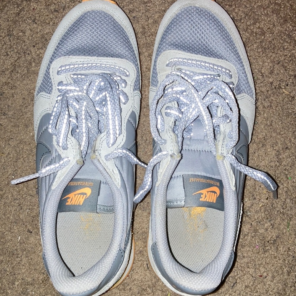 Nike tennis shoes